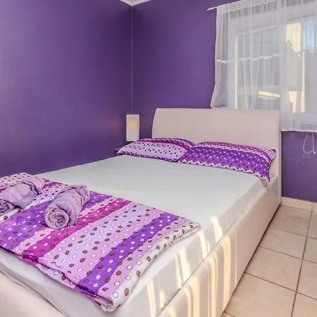 Mahnet 3 By Interhome Vir