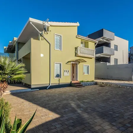 Mahnet 3 By Interhome